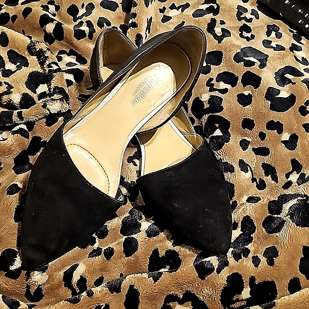 Naturalizer ladies' Black flats